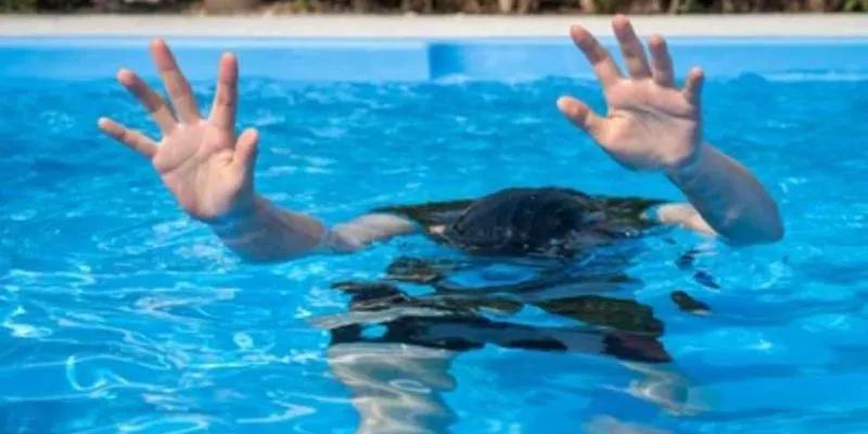 Mơ thấy đuối nước – Giải mã giấc mơ và điềm báo chính xác 3 Điềm báo khi mơ thấy đuối nước nhưng sống sót